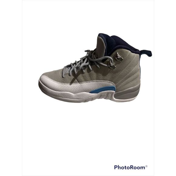 Nike Air Jordan 12 Retro - Picture 2 of 9